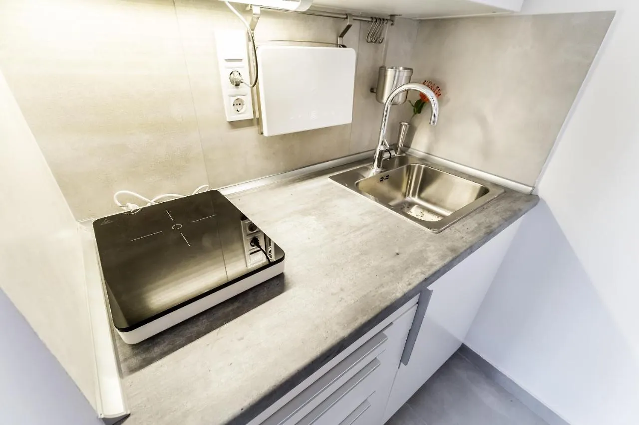 Corbie Downtown Apartment Budapest 0*,